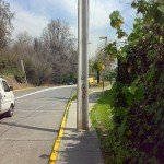 justo al centro bloqueando el paso a una silla de ruedas justo al centro bloqueando el paso a una silla de ruedas
