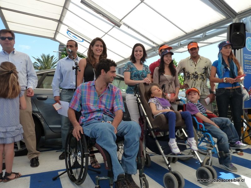 Participantes y usuarios de estacionamientos accesibles para personas con discapacidad
