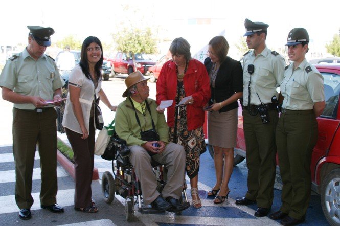 Campaña de estacionamiento de Senadis en Linares