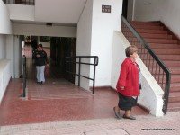 acceso en rampa para acceder al ascensor