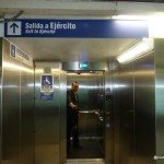 Ascensor en el interior de estación Los Héroes