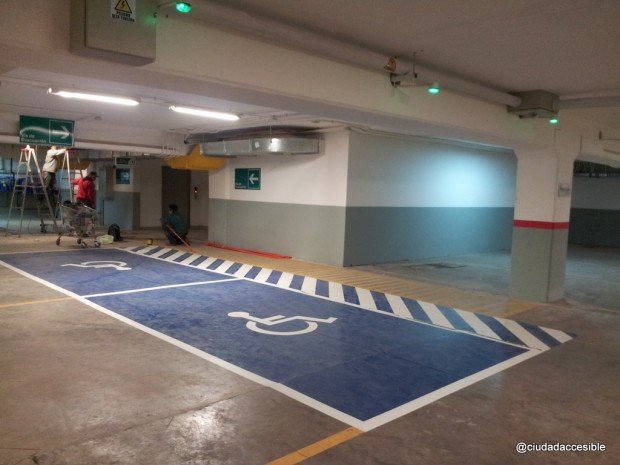 Dos estacionamientos más a medio camino en último nivel