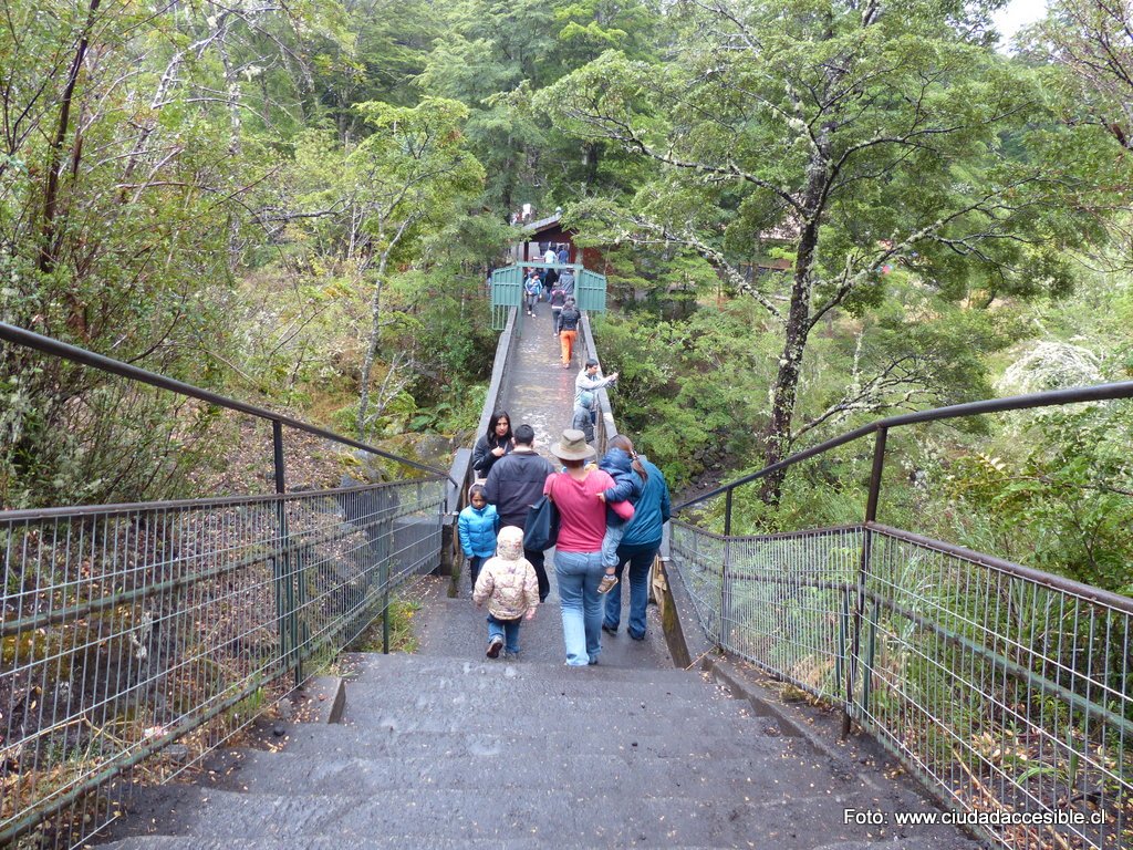 acceso Saltos del Petrohué