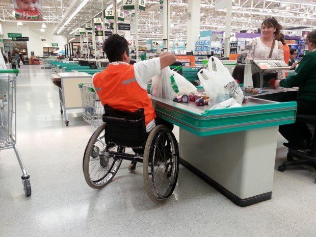 Trabajador con discapacidad Jumbo Puerto Montt