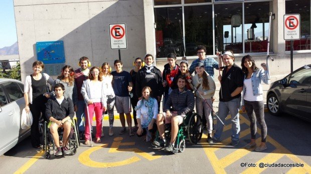 Equipo completo de alumnos que realizaron el taller práctico de accesibilidad