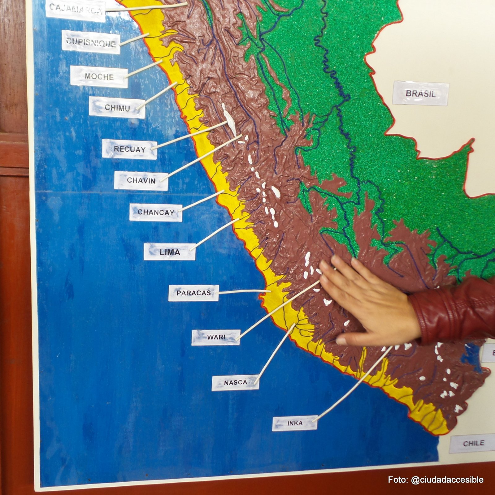 Mapa táctil del Perú