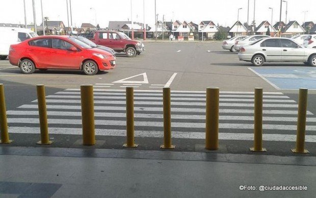 pilotes bloqueando acceso a supermercado santa isabel valle volcanes puerto montt