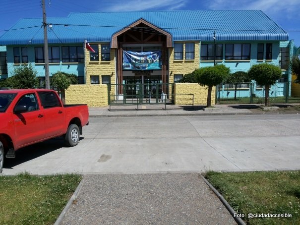 Escuela de Lonquimay sin cruce peatonal