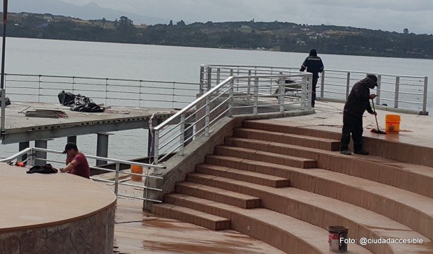 Mirador en construcción en puerto varas