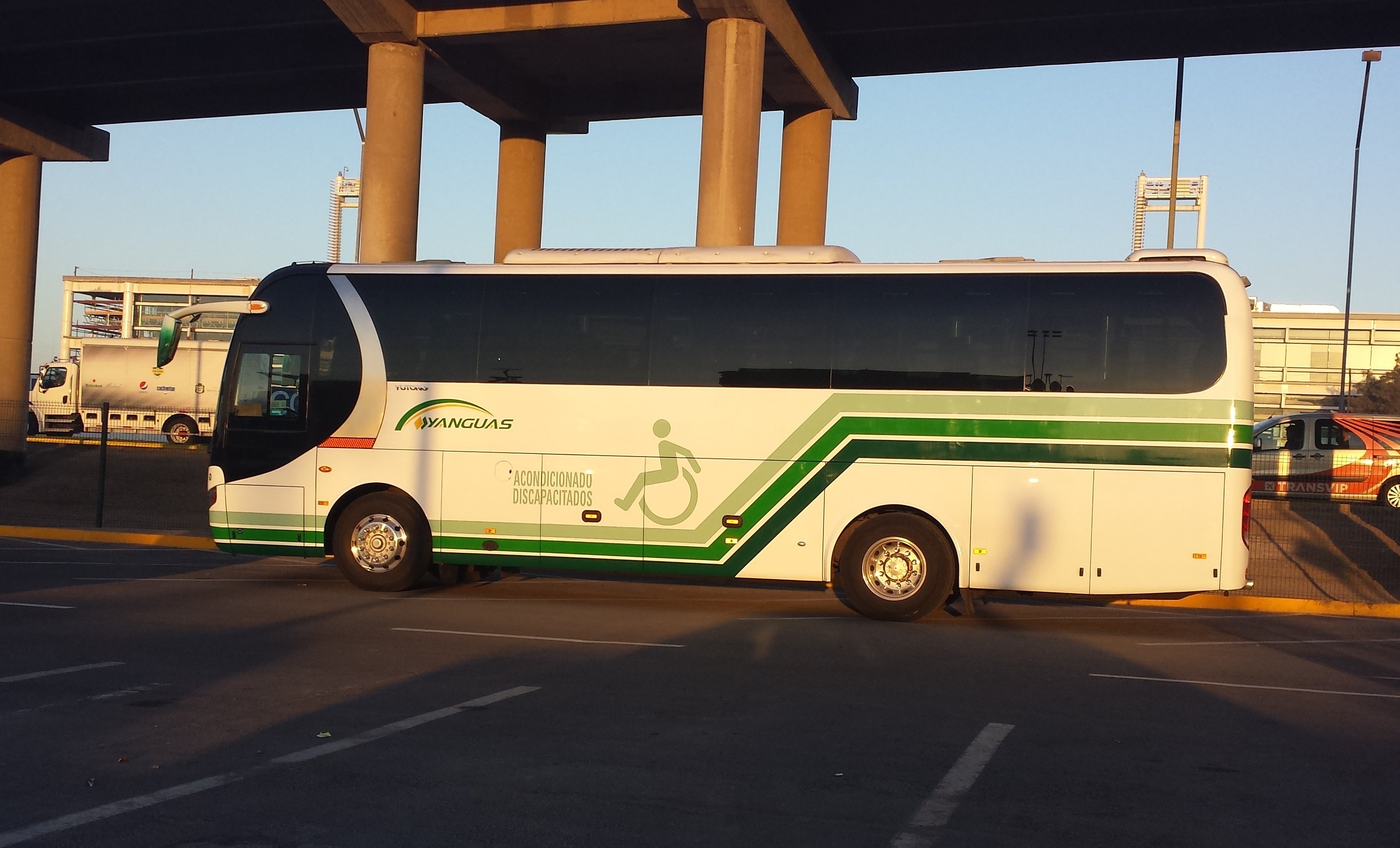 Bus de turismo Yanguas accesible