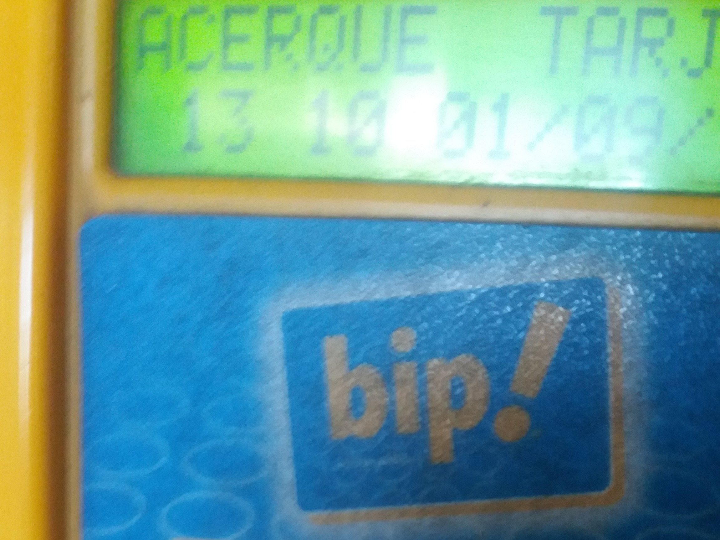 Foto: Dispositivos de recarga de tarjeta bip