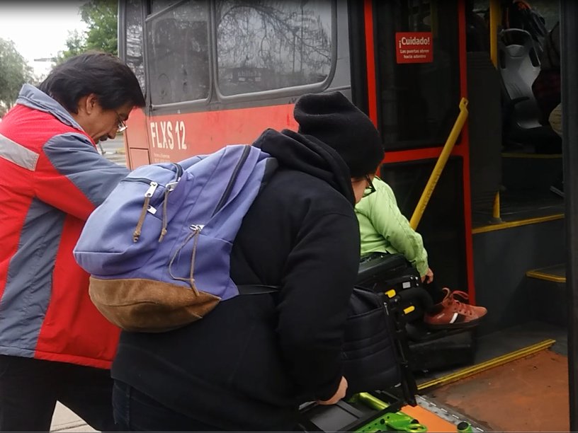 Foto: Acceso no autónomo al bus