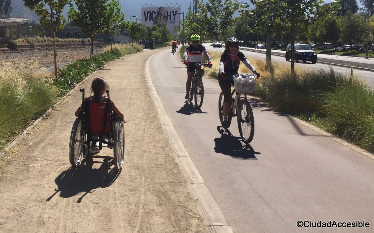 42K con alternativa peatonal de maicillo que corre contigua