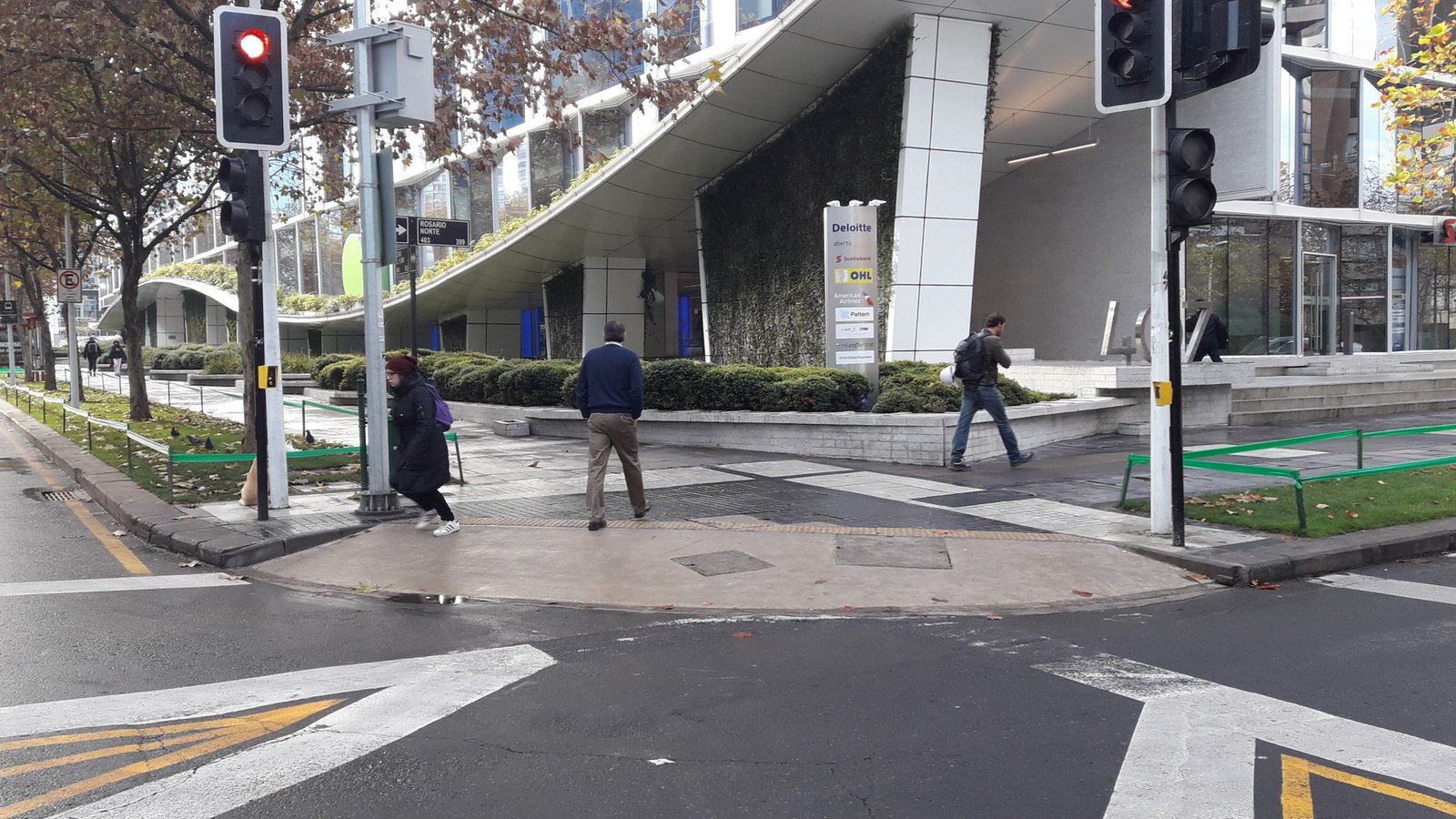 vereda Sur-Oriente calle Rosario Norte con cerro El Plomo después