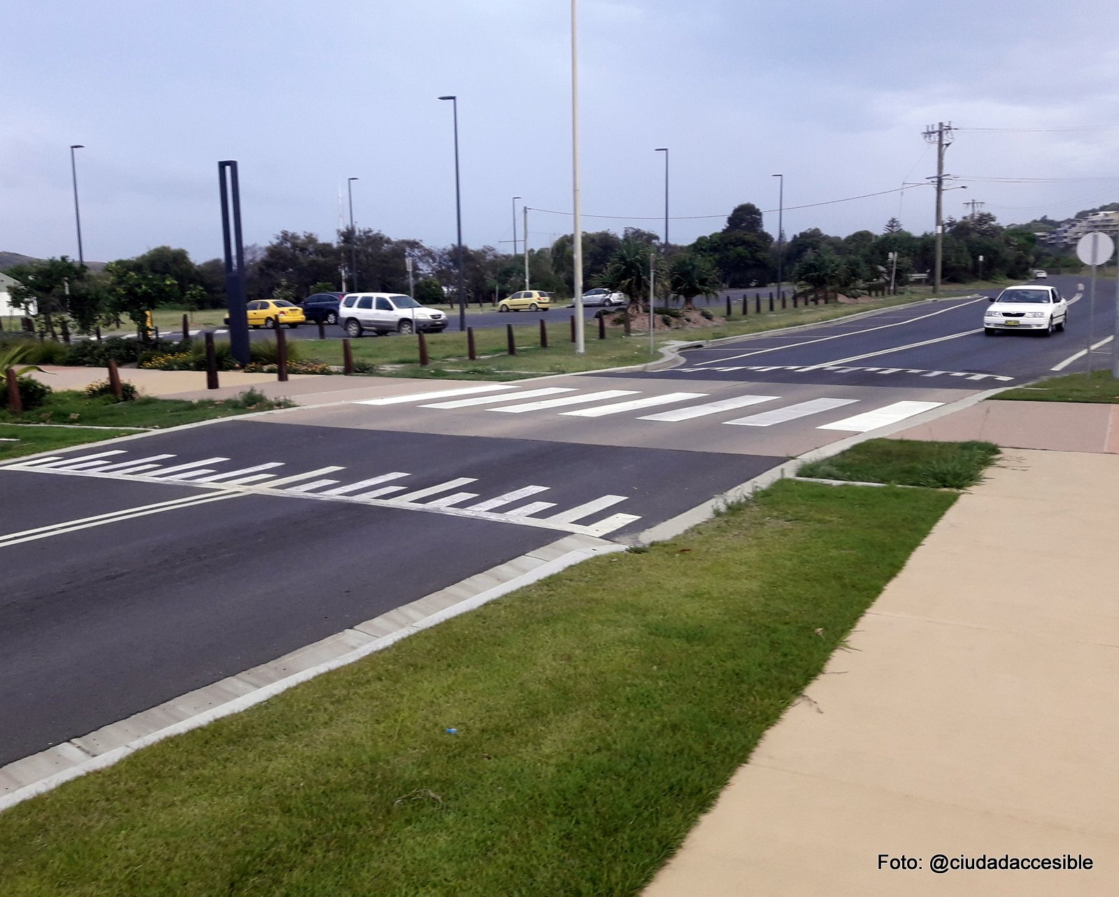 Cruce peatonal a nivel de la vereda en Coffs Harbor