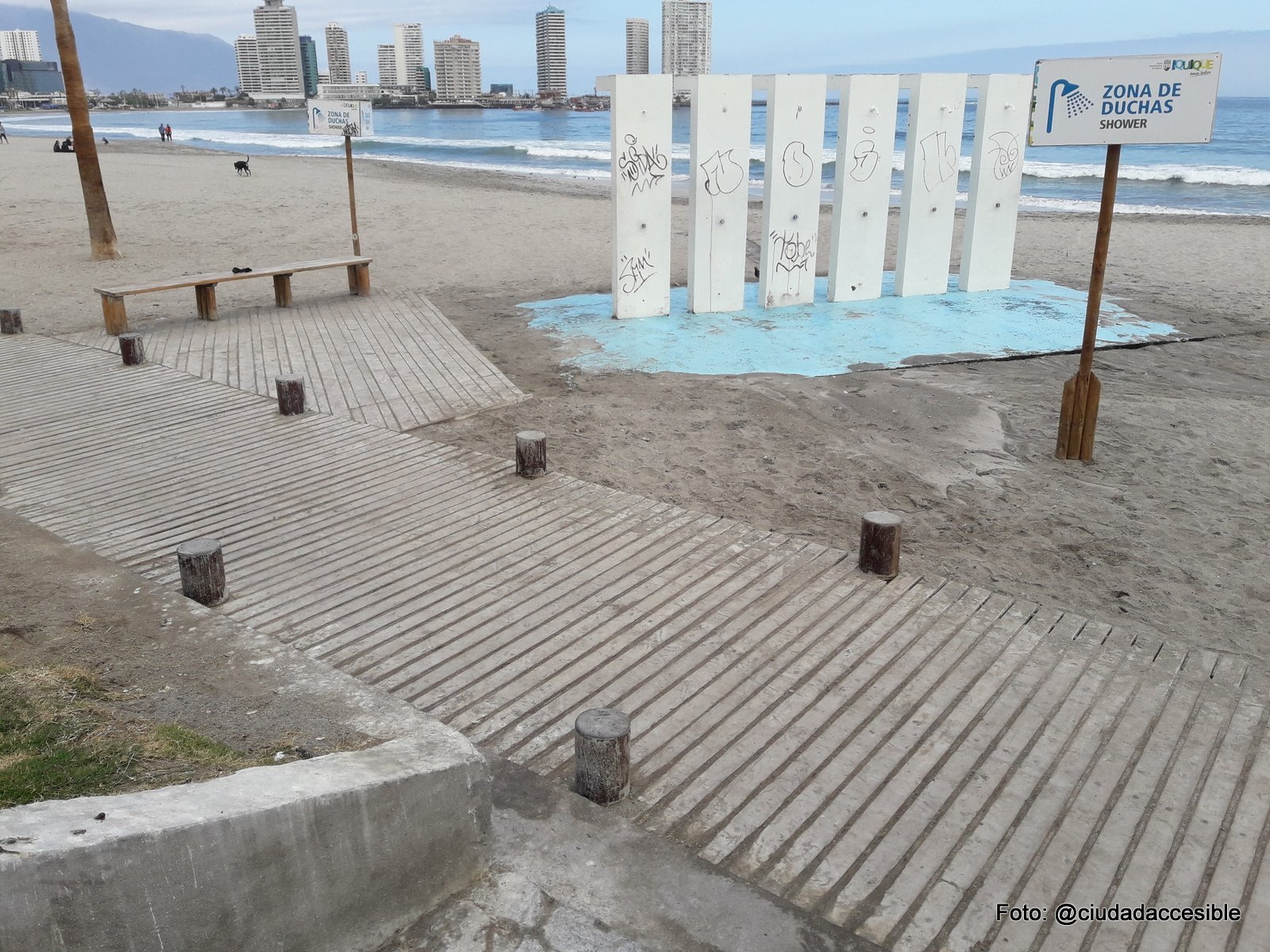 duchas exteriores en playa cavancha iquique