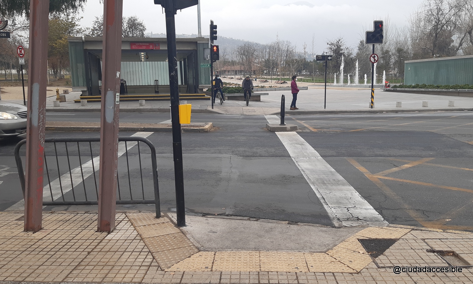 cruce peatonal con obstáculos