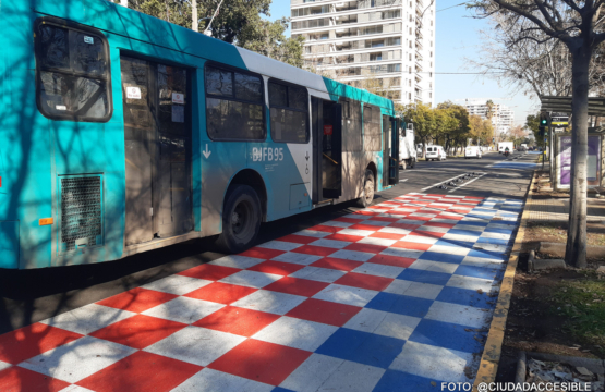 Conflictos paraderos, ciclovías y peatones