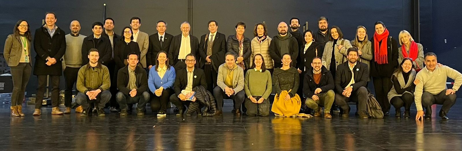 Foto de los representantes de la sociedad civil en conversatorio con Salvador Rueda